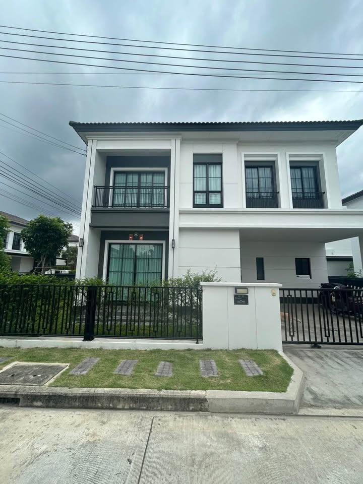The Ricco Residence Wongwaen-Hathairat